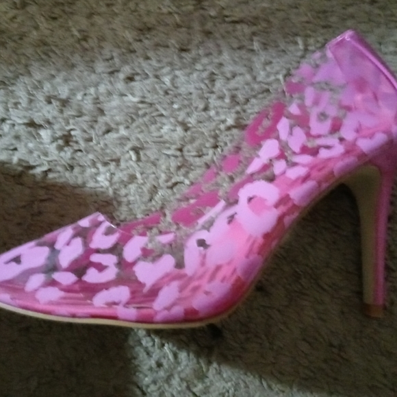 Pink Pumps - Picture 2 of 6